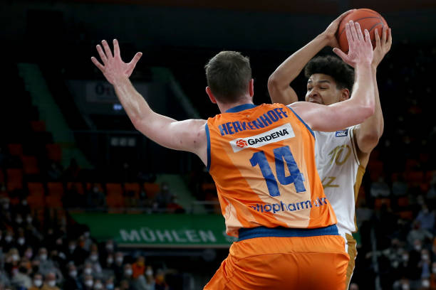 职业生涯的 职业生涯的