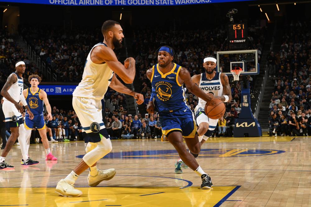 背后有两个 背后有两个